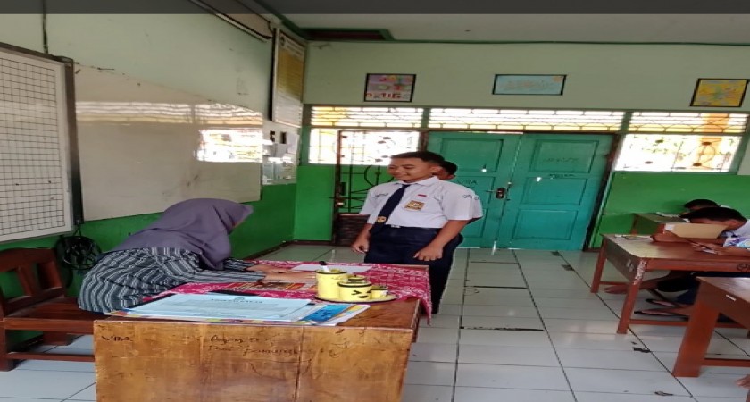 PENINGKATAN KETERAMPILAN MENULIS TEKS DIALOG DENGAN MENERAPKAN UNGGAH-UNGGUH BASA BERBASIS MODEL PEMBELAJARAN PROBLEM BASED LEARNING DAN MEDIA COUPLE CARD